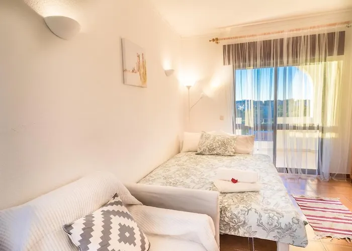 Bright 10min From 2 Stunning Beaches * Olhos de Agua (Albufeira)